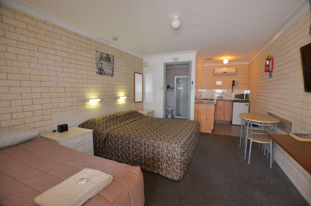 Comfort Inn Мори Екстериор снимка