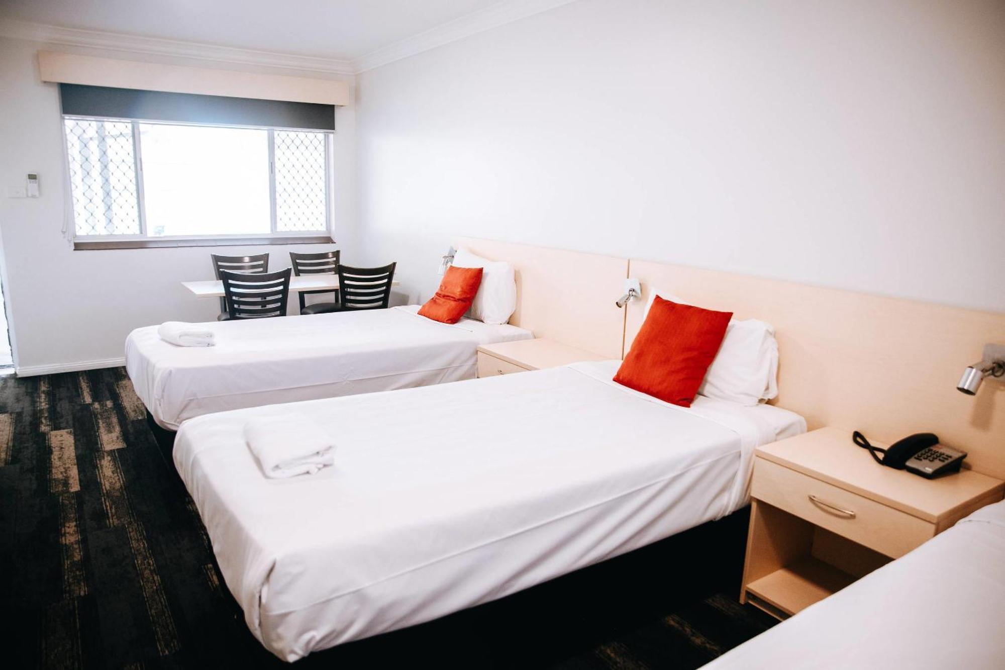 Comfort Inn Мори Екстериор снимка