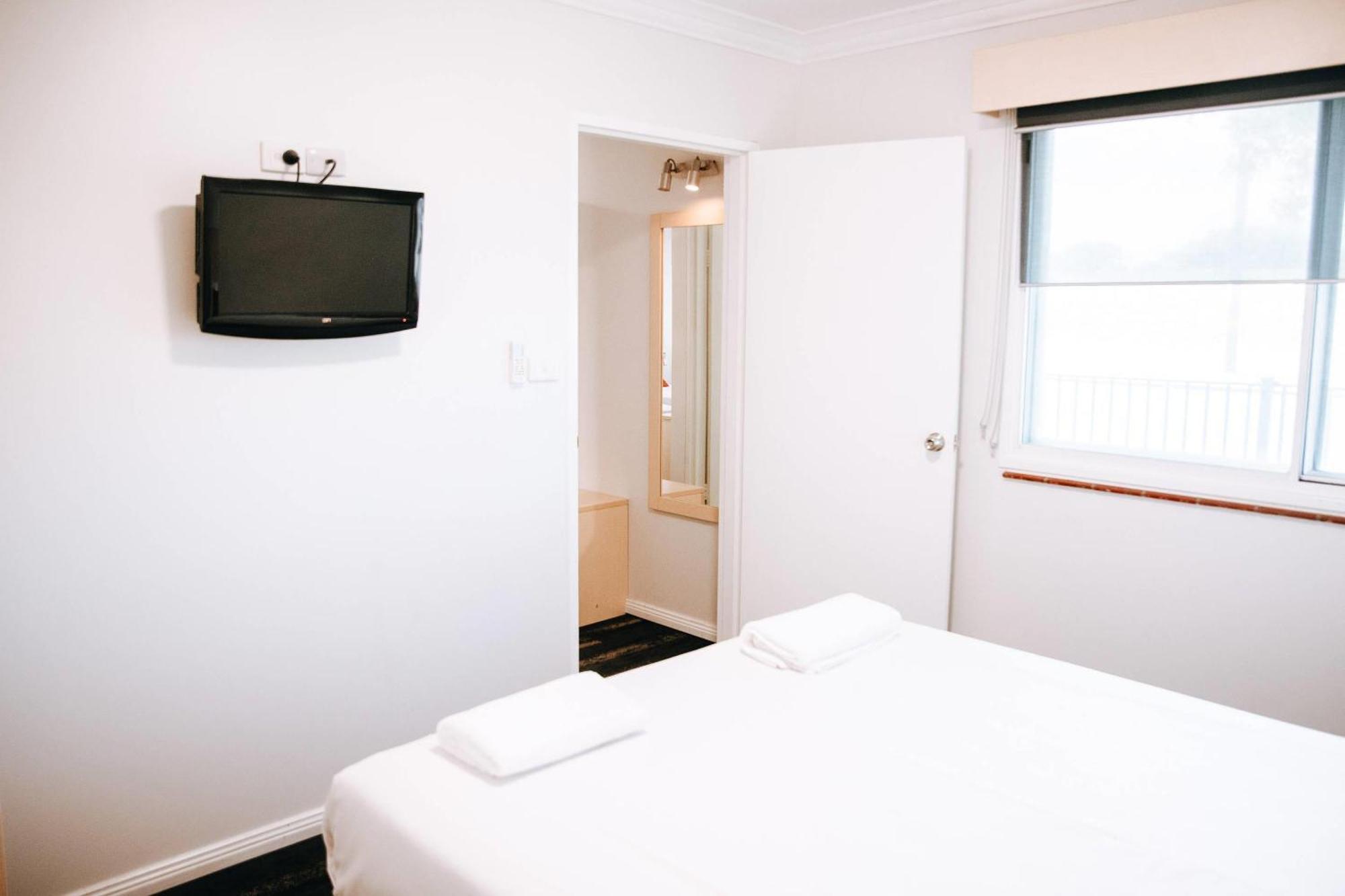 Comfort Inn Мори Екстериор снимка