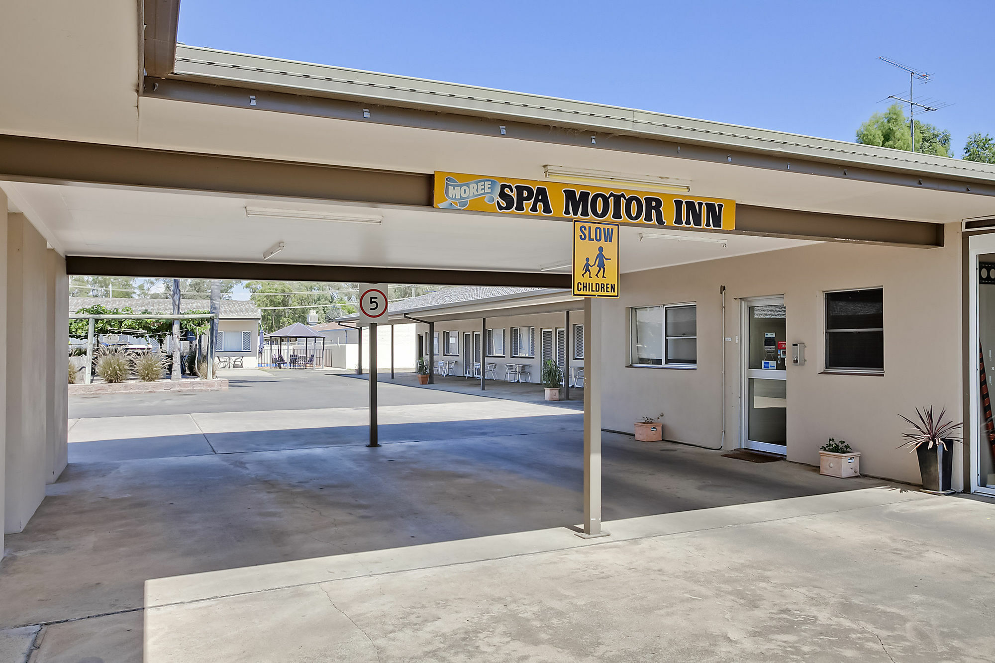 Comfort Inn Мори Екстериор снимка