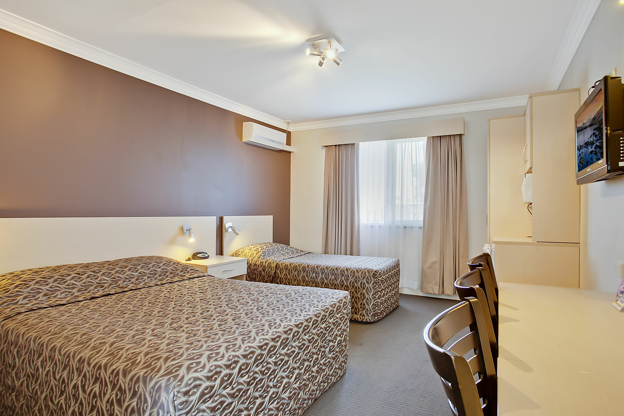 Comfort Inn Мори Екстериор снимка
